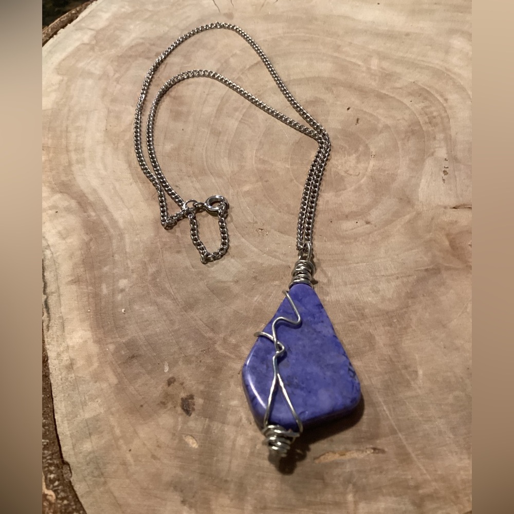 Howlite Pendant Necklace